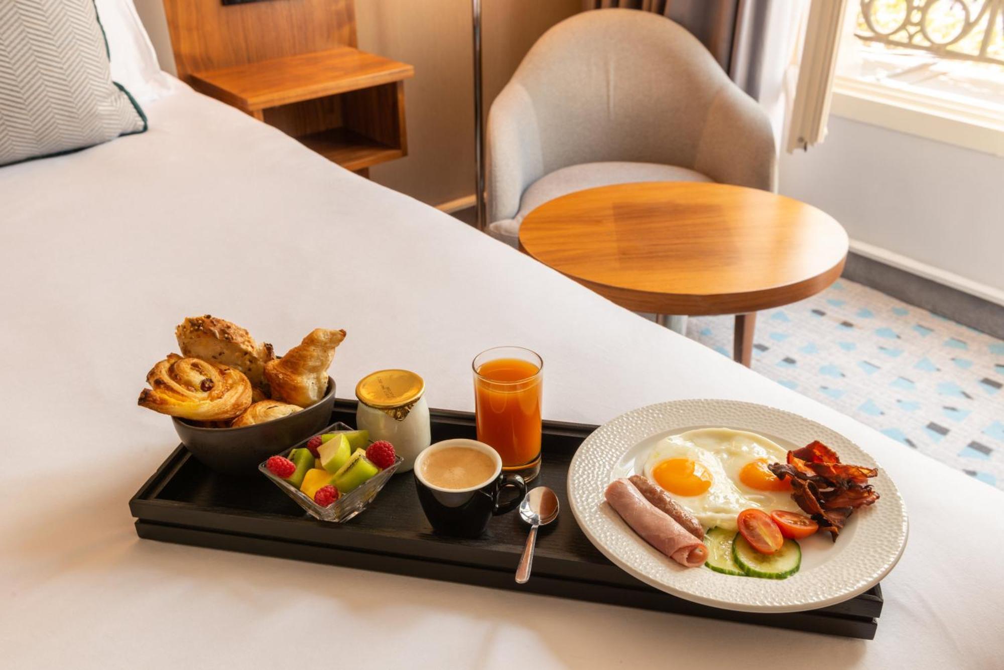 Hotel Crowne Plaza - Republique By Ihg 4*