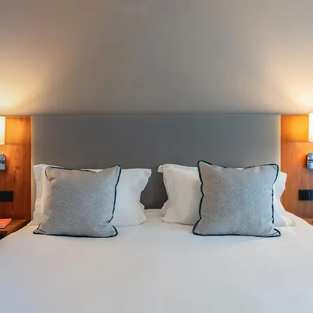 Crowne Plaza - Republique By Ihg Hotel 4*