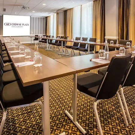 Hotel Crowne Plaza - Republique By Ihg 4*