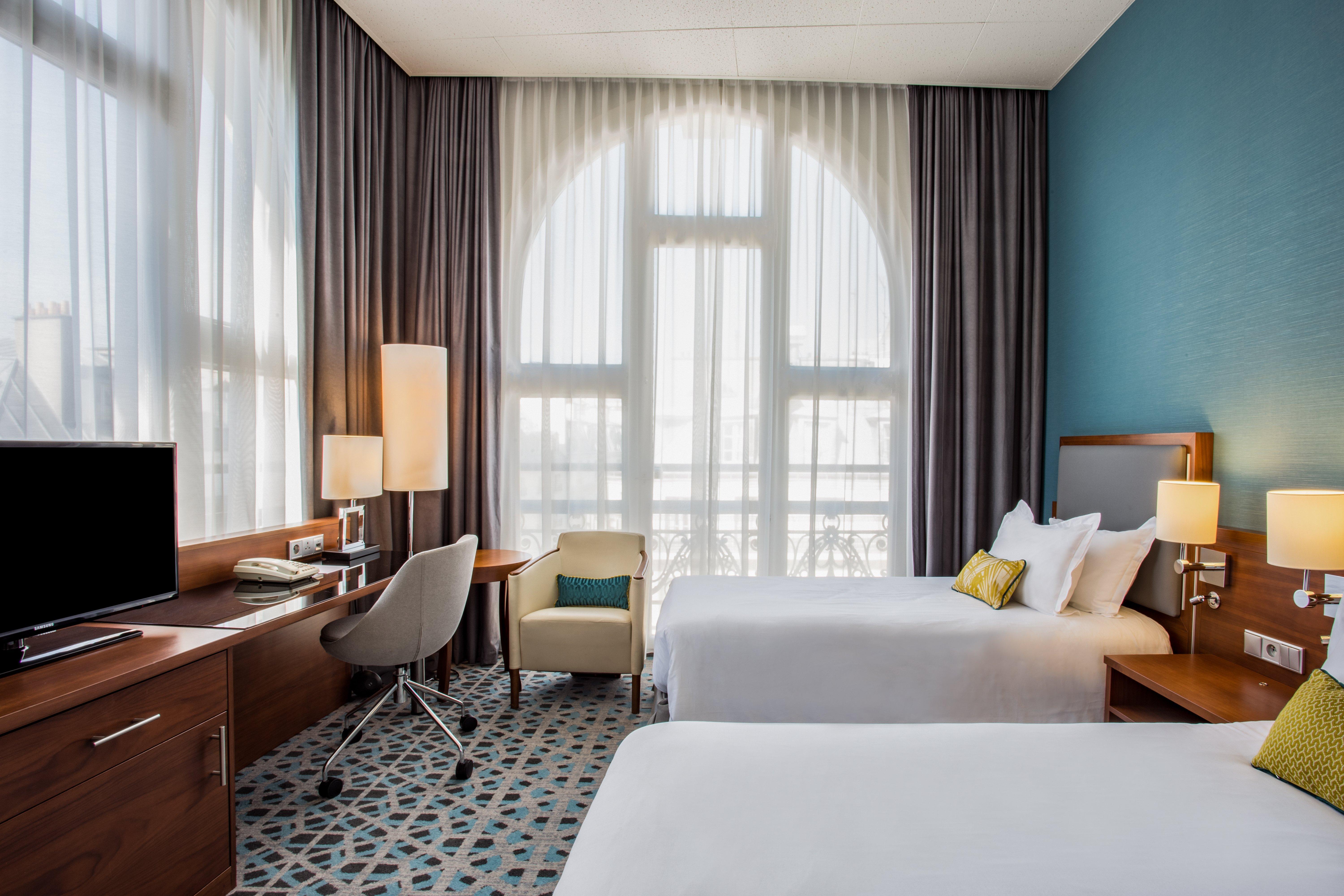 Crowne Plaza - Republique By Ihg Hotel 4*