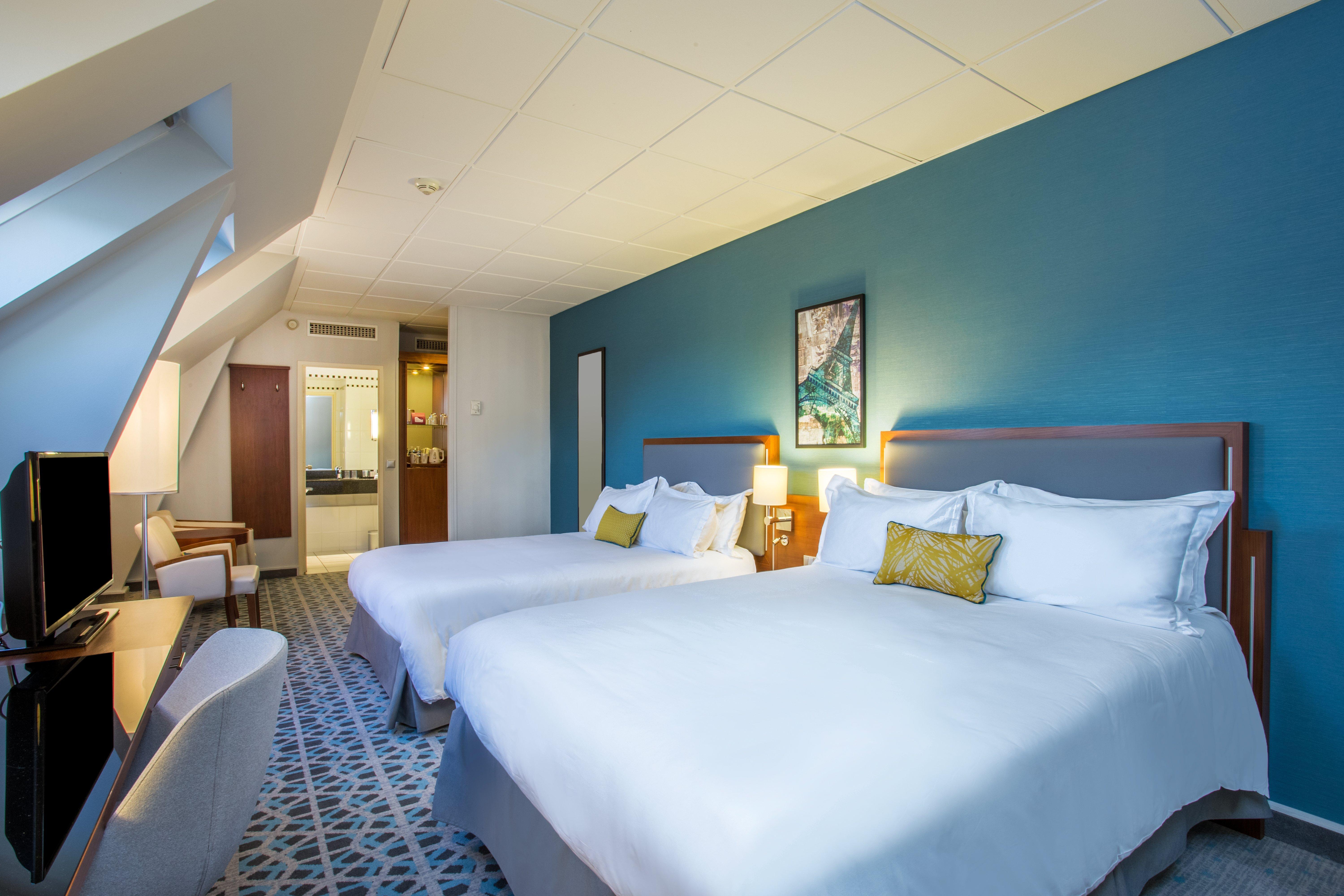 Crowne Plaza - Republique By Ihg Hotel 4*