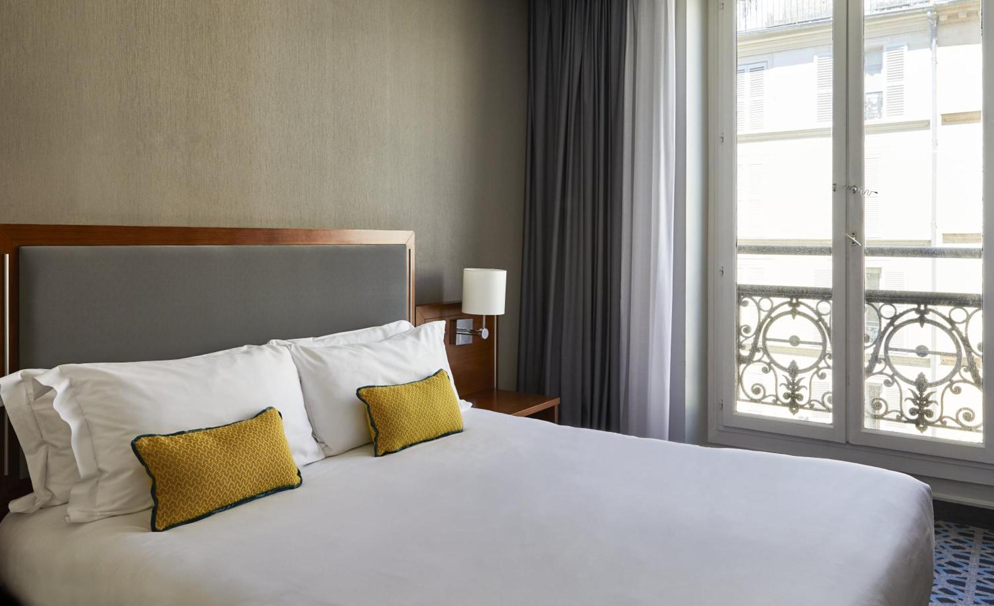 Hotel Crowne Plaza République, An Ihg 4*